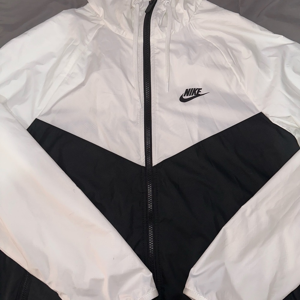 NIKE Windbreaker